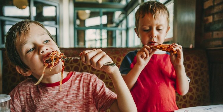 Amazing Hacks on Hygienic Dine out at Denny’s With Your Kids
